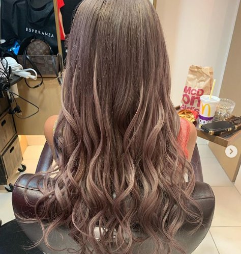 ゆきぽよさんベージュ 髪色 ヘアカラーカタログ 写真あり