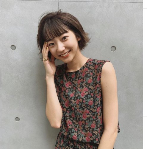 武田玲奈さんの髪色 ヘアカラー 写真あり