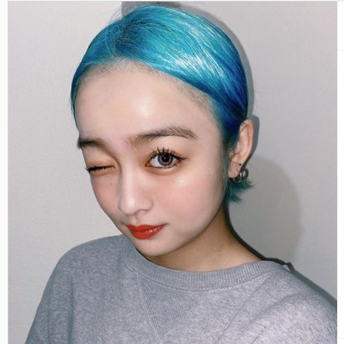 青系 髪色 ヘアカラーカタログ 写真あり