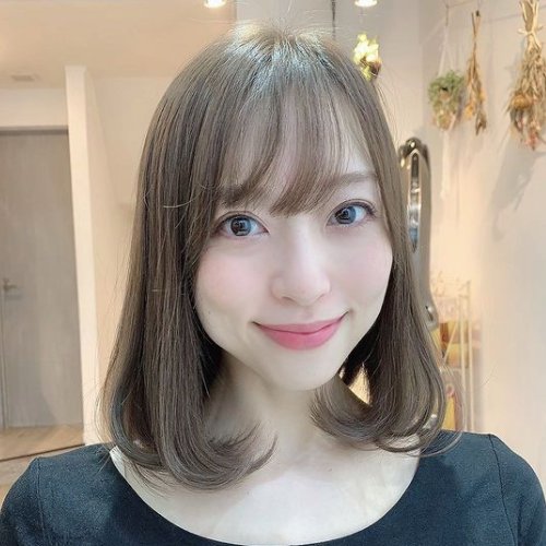 愛加あゆさんの髪色 ヘアカラー 写真あり